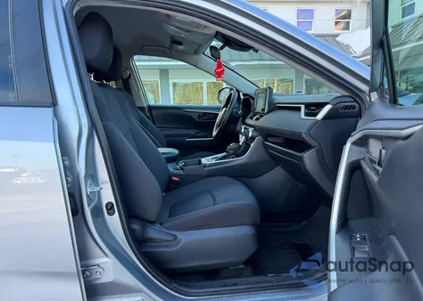 2019 Toyota Rav4 Le z USA, uszkodzony, nr VIN 2T3G1RFV1KC048271